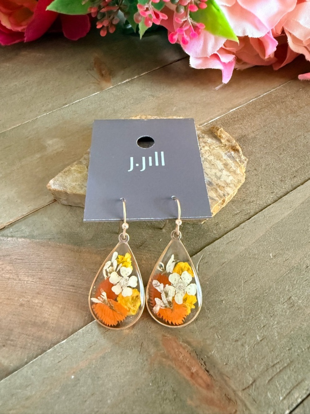 J. Jill Pressed Flower Resin Teardrop Earrings Boho Gold Dangle Floral